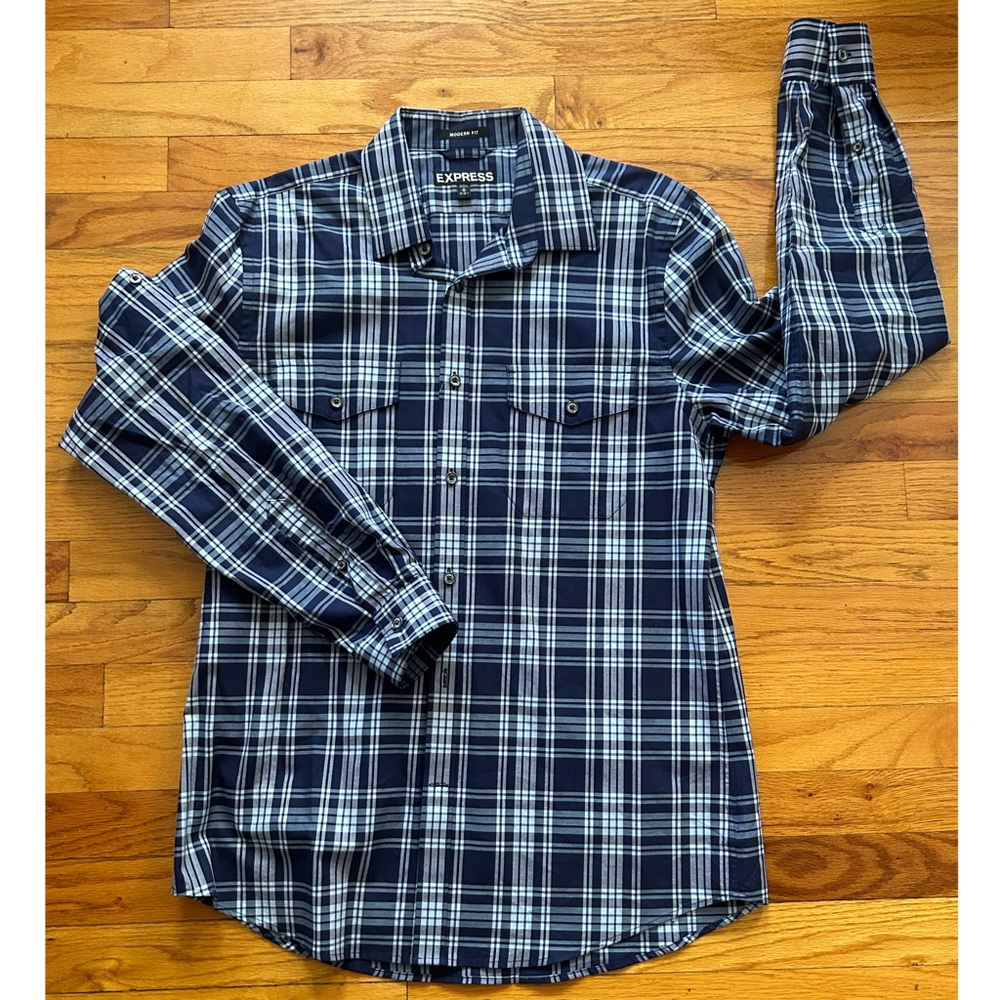 Men’s Express Buttoned Shirt - Size Medium (Modern Fit)